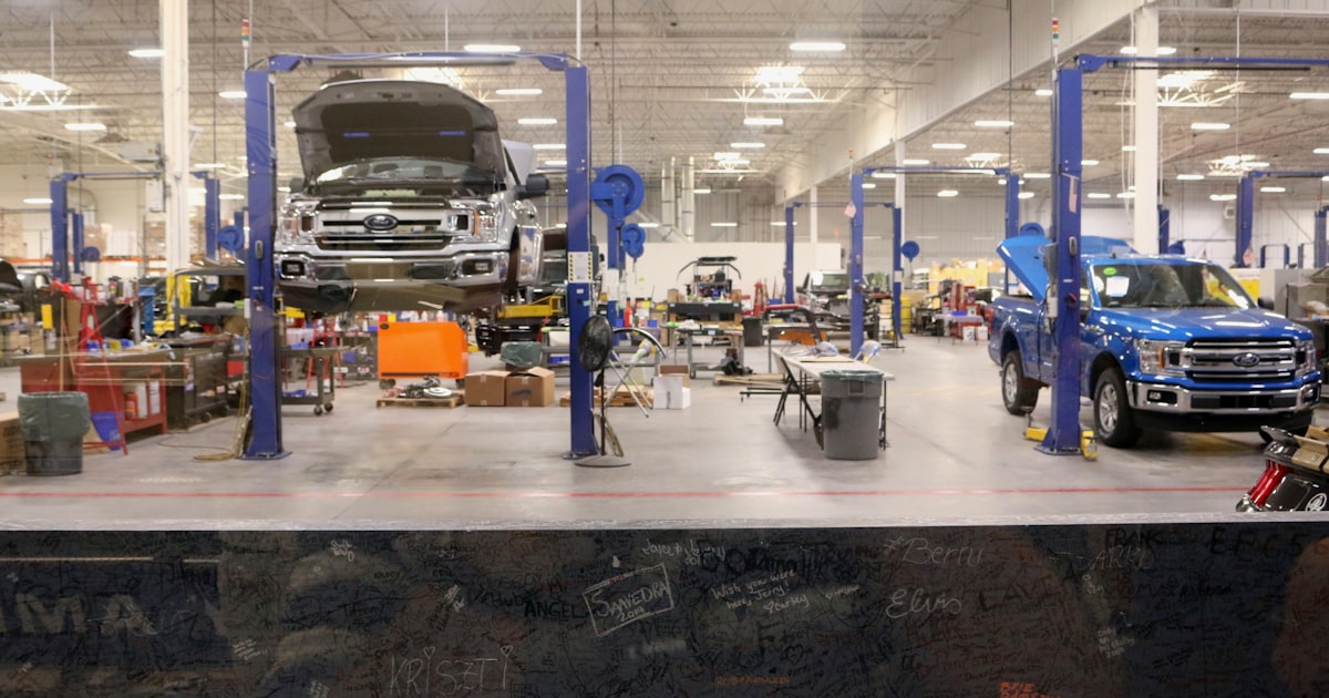 Choosing the Right Truck Repair Shop